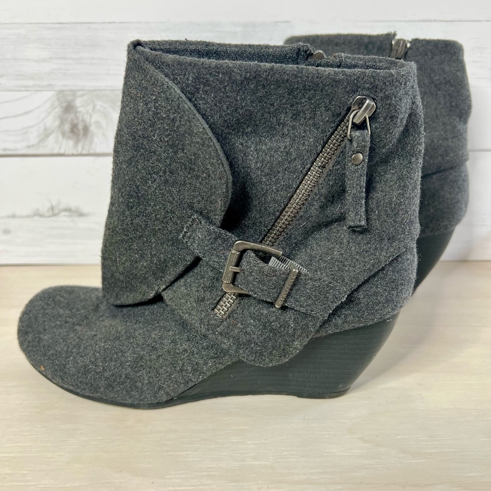 Blowfish Booties - image 5